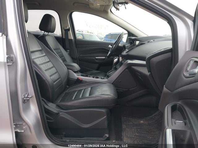 1FMCU9GX9FUB43213 Ford ESCAPE SE