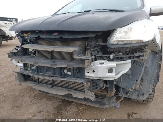 1FMCU9GX9FUB43213 Ford ESCAPE SE