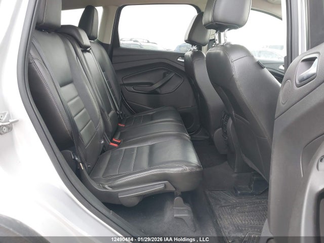 1FMCU9GX9FUB43213 Ford ESCAPE SE