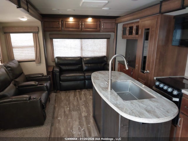 Grand Design Recreational 2018 573TR3826J3317090 Image 5
