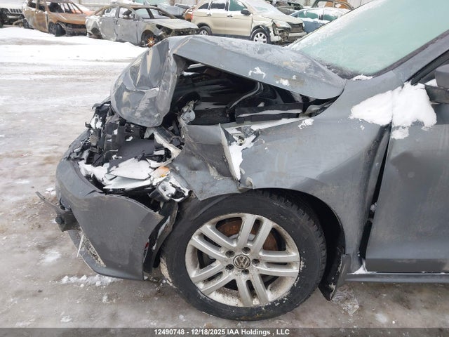 3VWD67AJ3GM318957 Volkswagen JETTA SE