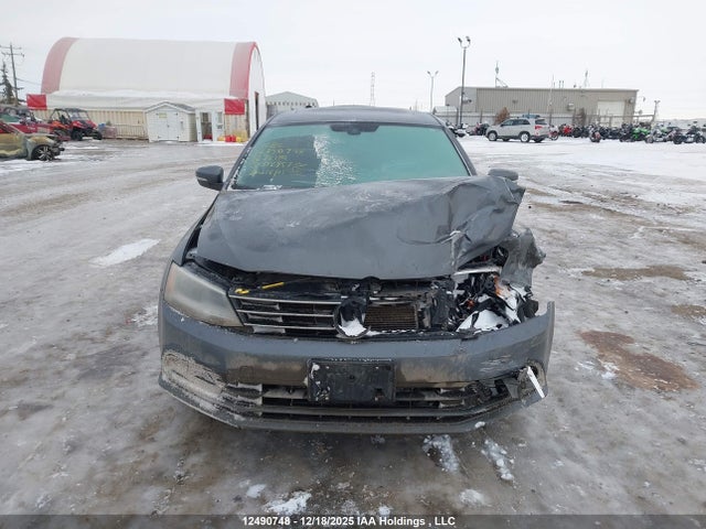 3VWD67AJ3GM318957 Volkswagen JETTA SE