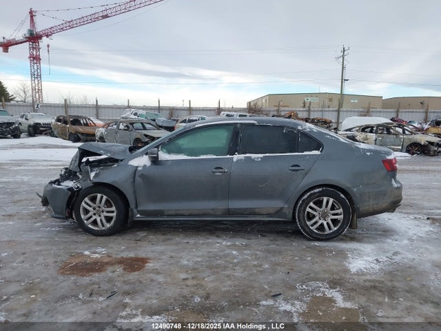 3VWD67AJ3GM318957 Volkswagen JETTA SE
