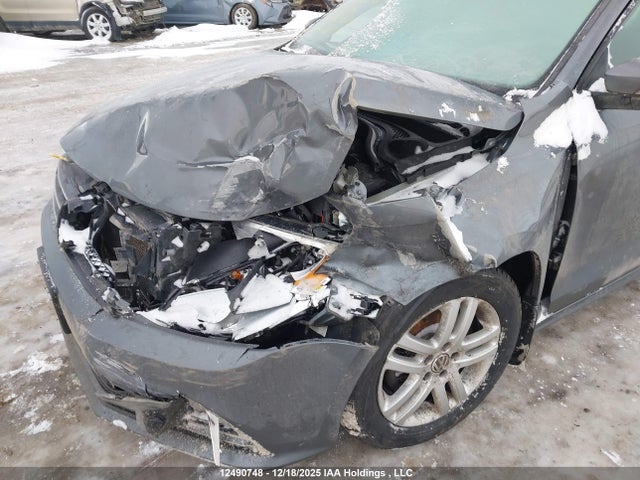 3VWD67AJ3GM318957 Volkswagen JETTA SE