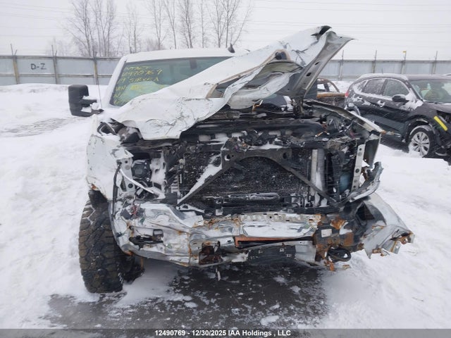 1GT12PEY1KF108259 GMC SIERRA 2500HD