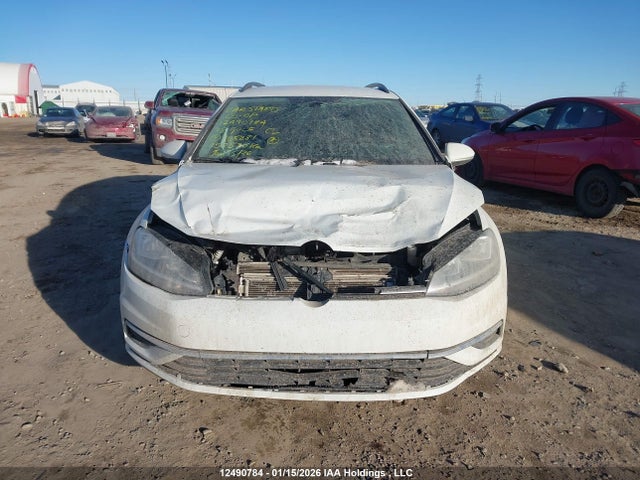 3VW117AU0JM765281 Volkswagen Golf Sportwagen S