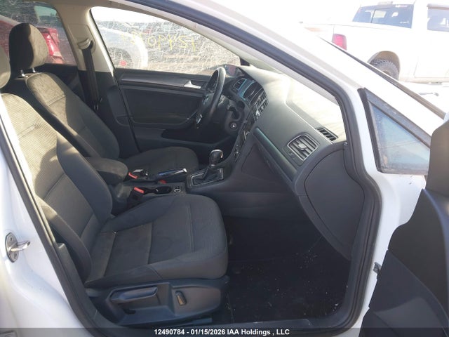 3VW117AU0JM765281 Volkswagen Golf Sportwagen S