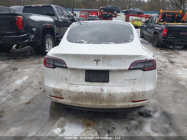 5YJ3E1EB6NF117136 Tesla MODEL 3