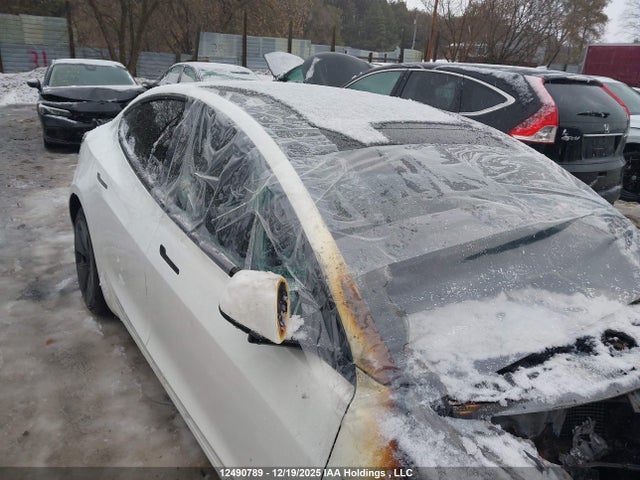 5YJ3E1EB6NF117136 Tesla MODEL 3
