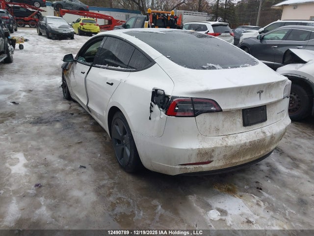 5YJ3E1EB6NF117136 Tesla MODEL 3