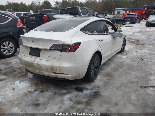 5YJ3E1EB6NF117136 Tesla MODEL 3