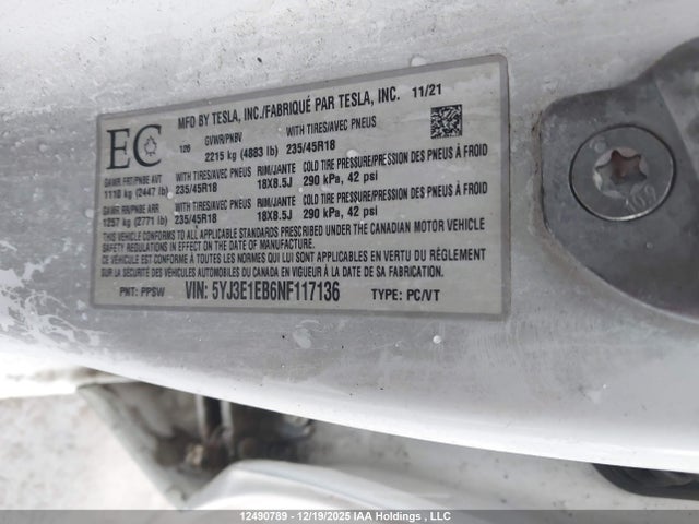 5YJ3E1EB6NF117136 Tesla MODEL 3
