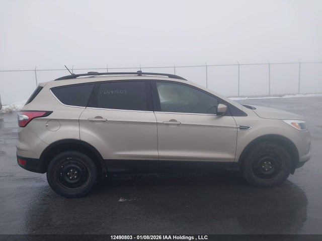 1FMCU0GD8JUA13045 Ford ESCAPE SE