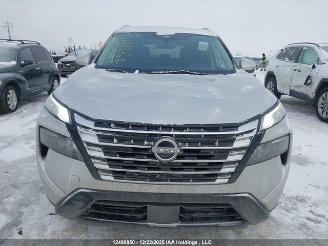 JN8BT3BB8RW287425 Nissan Rogue Sv Moonroof