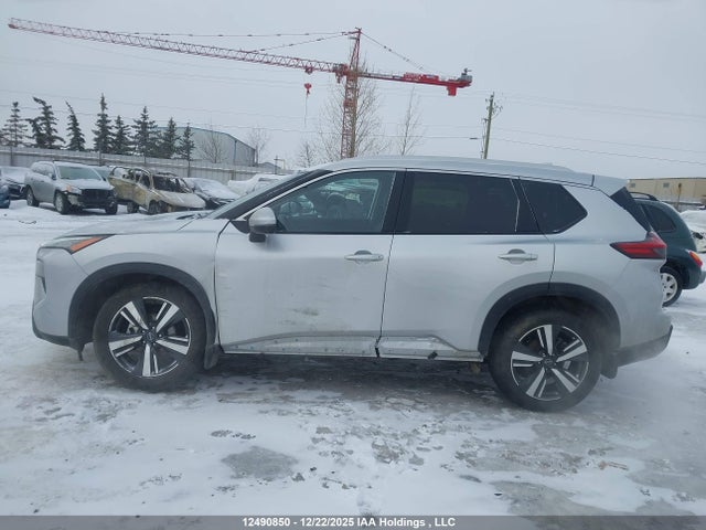 JN8BT3BB8RW287425 Nissan Rogue Sv Moonroof