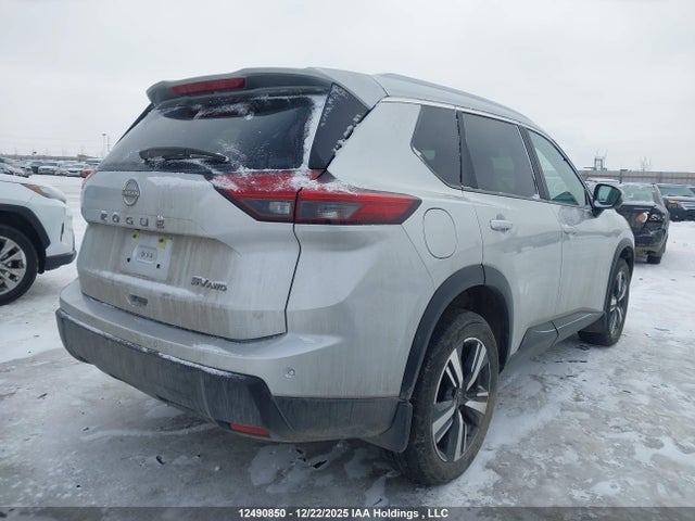 JN8BT3BB8RW287425 Nissan Rogue Sv Moonroof