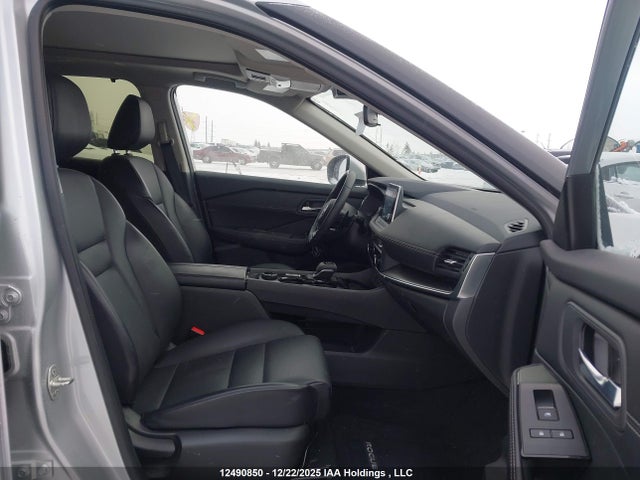 JN8BT3BB8RW287425 Nissan Rogue Sv Moonroof