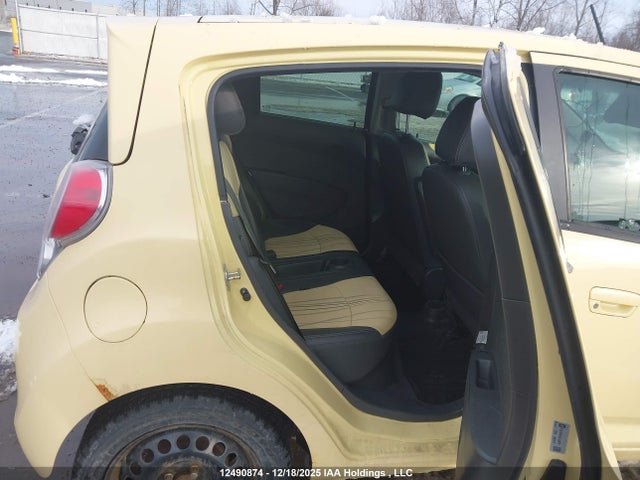 2014 Chevrolet Spark 1lt მანქანა იყიდება აუქციონზე, vin: KL8CD6S91EC438251, აუქციონის ნომერი: 12490874