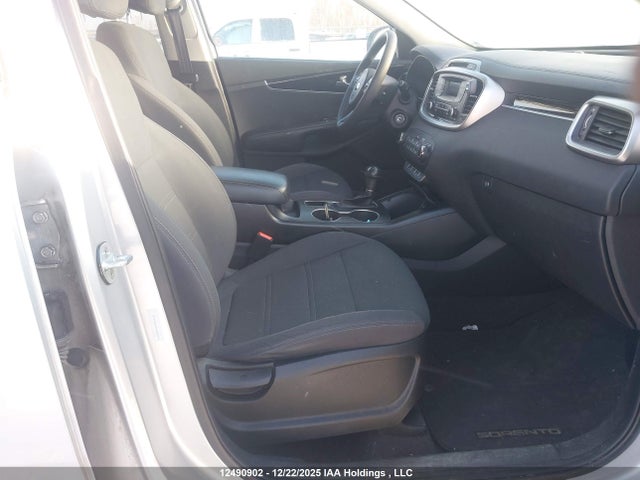 5XYPGDA37HG235978 KIA Sorento 2.4l Lx