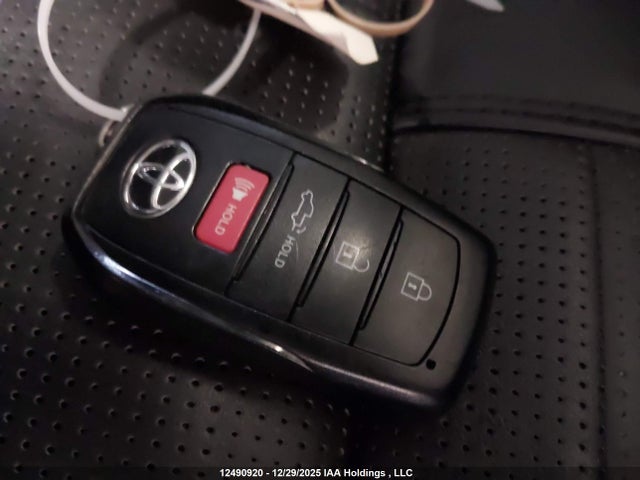 5TFVC5DB9NX012412 Toyota Tundra Hybrid Capstone