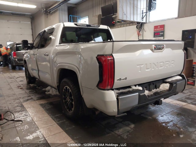 5TFVC5DB9NX012412 Toyota Tundra Hybrid Capstone