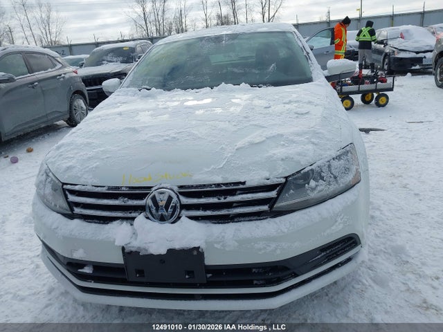 3VWB67AJ3HM338182 Volkswagen Jetta Wolfsburg Edition