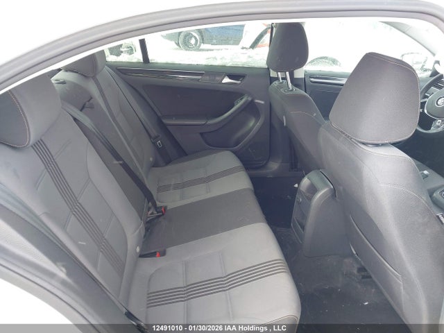 3VWB67AJ3HM338182 Volkswagen Jetta Wolfsburg Edition