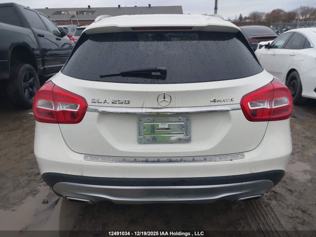WDCTG4GB5FJ095806 Mercedes-Benz Gla 250 4matic