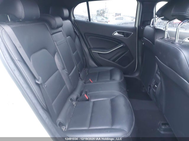 WDCTG4GB5FJ095806 Mercedes-Benz Gla 250 4matic