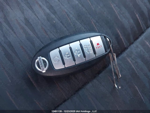 5N1AT2MV1HC840436 Nissan Rogue S/sl Platinum/sv