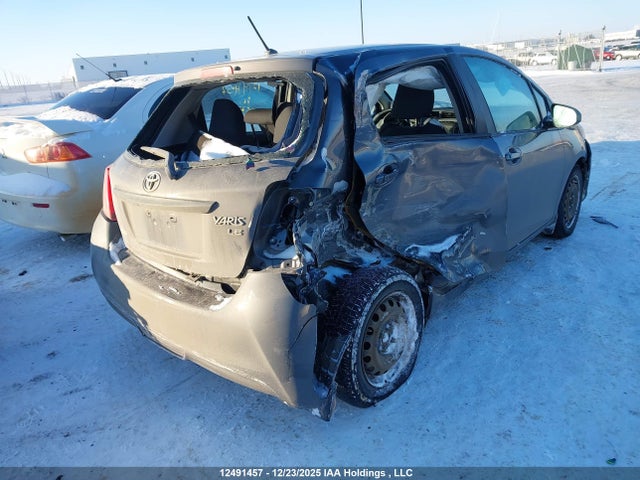VNKKTUD3XFA054248 Toyota YARIS LE