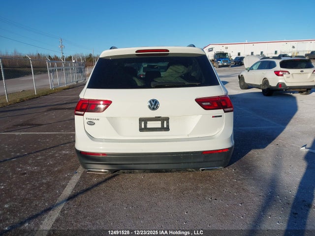 3VV0B7AX2KM148294 Volkswagen Tiguan Trendline