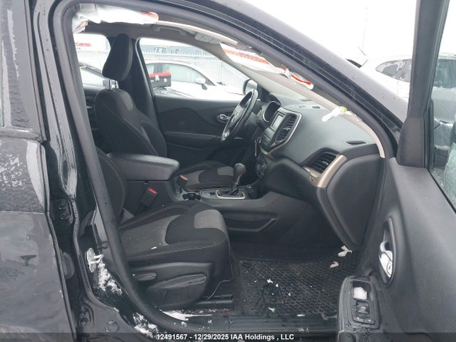 1C4PJMAS8GW341785 Jeep Cherokee