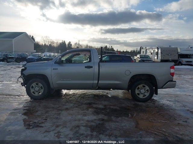 5TFPY5F14HX622141 Toyota Tundra Sr 5.7l V8