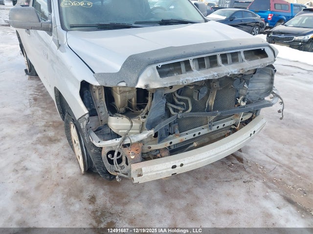 5TFPY5F14HX622141 Toyota Tundra Sr 5.7l V8