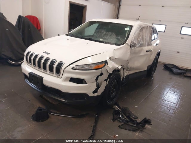 1C4PJLAB2GW149045 Jeep Cherokee Sport