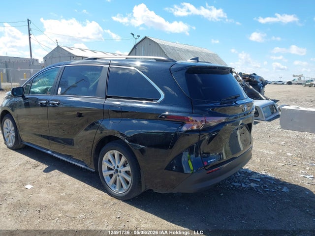 Toyota Sienna 2025 5TDGRKEC4SS273090 Image 3