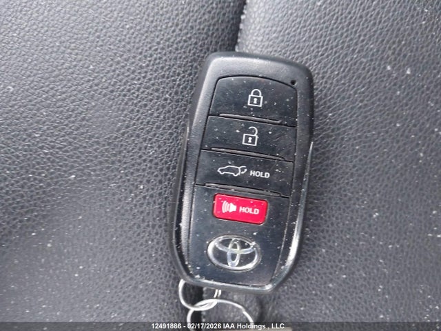 Toyota Corolla Cross Xle 2022 7MUDAABG1NV020976 Image 11