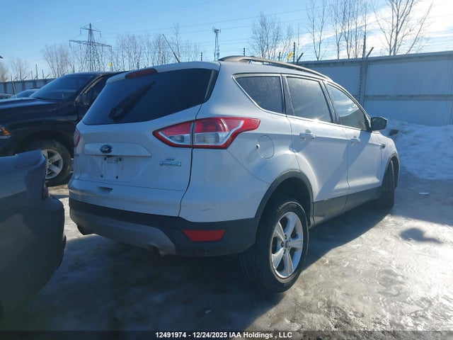 1FMCU0GXXGUA41352 Ford ESCAPE SE