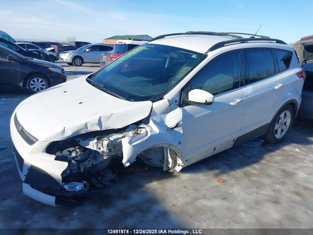 1FMCU0GXXGUA41352 Ford ESCAPE SE