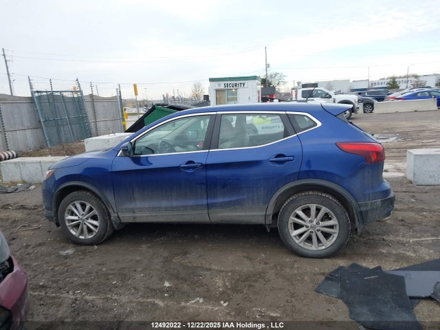 JN1BJ1CP1KW211098 Nissan Qashqai S 4dr2wd