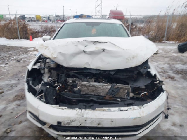 3VW267AJ8GM318850 Volkswagen JETTA S