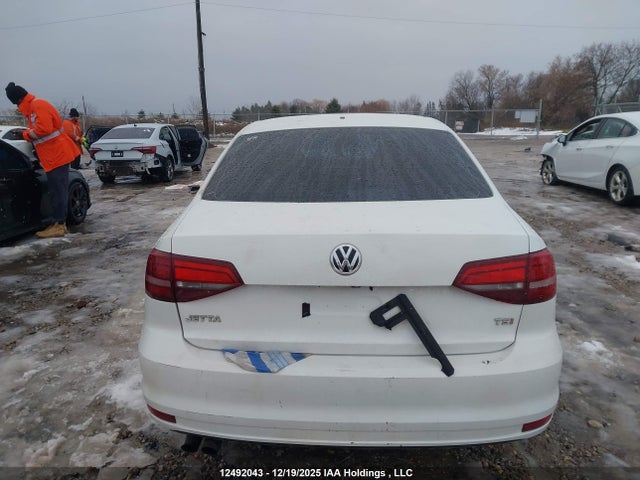 3VW267AJ8GM318850 Volkswagen JETTA S