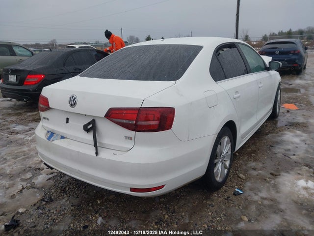 3VW267AJ8GM318850 Volkswagen JETTA S