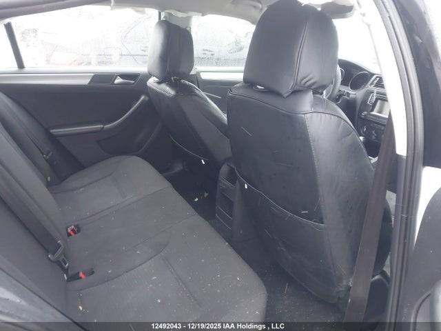 3VW267AJ8GM318850 Volkswagen JETTA S