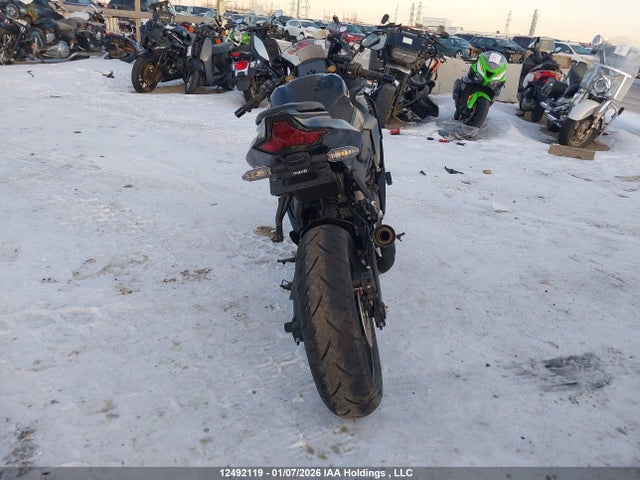 ML5ZXCP15SDA35774 Kawasaki Zx400 P
