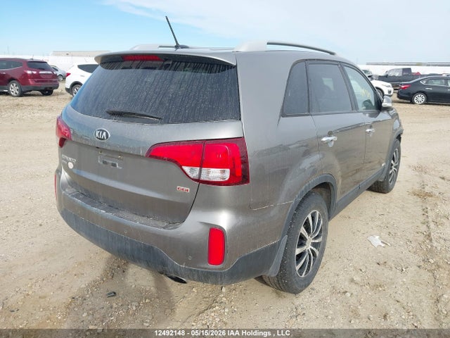 5XYKTCA61FG615986 KIA SORENTO LX