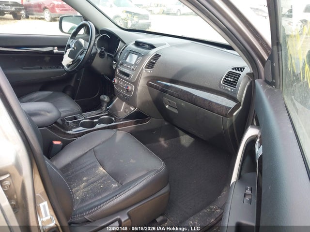 5XYKTCA61FG615986 KIA SORENTO LX
