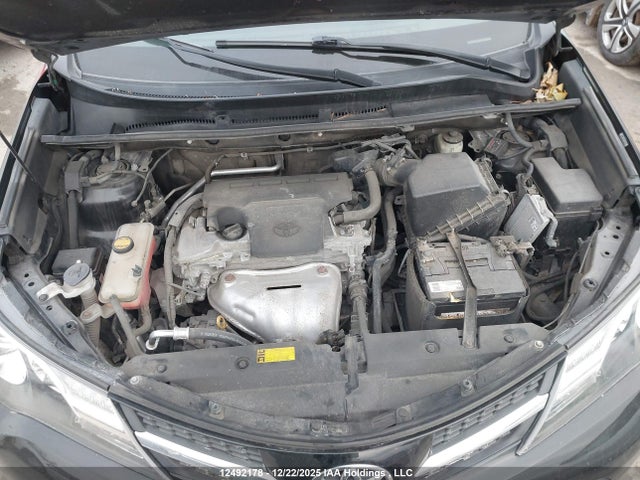 2T3ZFREV8FW145919 Toyota RAV4 LE