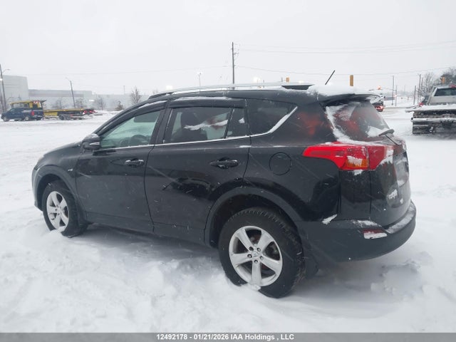2T3ZFREV8FW145919 Toyota RAV4 LE
